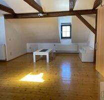 Herrlich gemütliche 1-Raum-DG-Wohnung mit Einbauküche und Gemeinschaftsterrasse in Löbau zu vermieten!