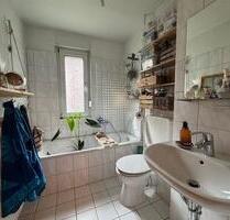 Ab sofort: Schicke EG-Wohnung mit Balkon und Blick ins Grüne - Düsseldorf Stadtbezirk 9