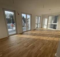 Helle 3 Zimmer Wohnung mit großem Balkon - Neubau Erstbezug - Blankenfelde-Mahlow