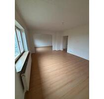 Frisch ren. 2-Zi.-Whg., 88 m², WE-Bereich, Balkon, Garten, EBK - Neunkirchen Heinitz