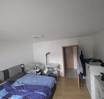 Schöne helle lichtdurchflute 3 Zimmer Wohnung mit Balkon - Neckarbischofsheim