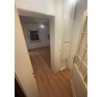 Kleine sanierte Wohnung in Bahnhofsnähe zu vermieten - Solingen Aufderhöhe