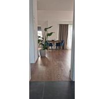 2,5 Zimmer Galerie Wohnung - 1.120,00 EUR Kaltmiete, ca.  80,00 m² in Besigheim (PLZ: 74354)