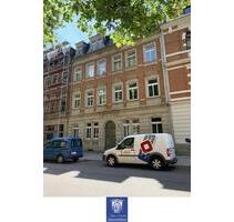 Pirna! Individuelle Dachgeschosswohnung mit Balkon und Tageslichtbad!