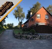 Gepfl., gemütliches Einfamilienhaus mit gr. Garten in ruh. Wohnl. in Bordelum, Kreis Nordfriesland