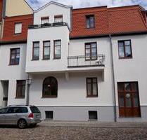 Haus mit 3 Wohneinheiten - 285.000,00 EUR Kaufpreis, ca.  272,00 m² in Schönebeck (Elbe) (PLZ: 39218)