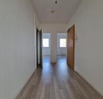 Besondere Raumaufteilung: Großzügige 4-Zimmer-Wohnung - Halle (Saale) Halle-Neustadt