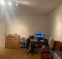 Helle 1-Zimmer-Wohnung mit großem Balkon & optionaler Garage in H - Hof Christiansreuth