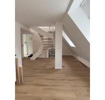 Neue, wunderschöne Dachgeschosswohnung Metzingen