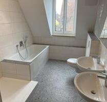 Große, lichtdurchflutete, komplett sanierte WG-Wohnung mit geh. Innenausstattung und Balkon - Augsburg Bergheim