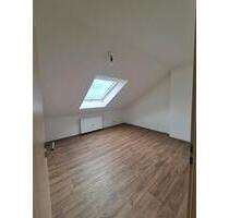 Vermiete 4 Zimmer Dachgeschoss Wohnung - Weiden in der Oberpfalz
