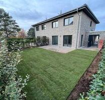 Moderner Neubau: KfW 55 - Doppelhaushälfte mit Garage und Garten - Zülpich