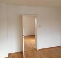 Schöne 3 Zimmer Wohnung in Augsburg Göggingen mit EBK u. Balkon
