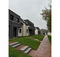 Sparen Sie bis zu 30% Energiekosten Neubau RH Whg. in Glauchau, Sachsenallee inkl. Kaminofen