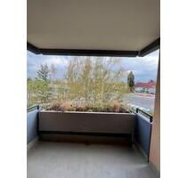 Helle 2-Zimmerwohnung mit Balkon, Einbauküche und Tiefgarage - Nürnberg Schnepfenreuth
