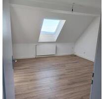 4 Zimmer Dachgeschosswohnung - 650,00 EUR Kaltmiete, ca.  74,00 m² in Wuppertal (PLZ: 42115) Brill