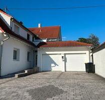 Wohnung mit 7 Zimmern, 2 EBK, Garten, Balkon, Garage, Sauna - Weissach im Tal