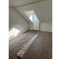 Neu renovierte 80qm Dachgeschosswohnung im Zentrum Altenkirchen - Altenkirchen (Westerwald)