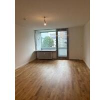 Helle 3-Zimmer-Wohnung mit Balkon in München