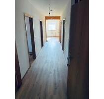 Dachgeschoßwohnung - 1.350,00 EUR Kaltmiete, ca.  120,00 m² in Buch (PLZ: 89290)