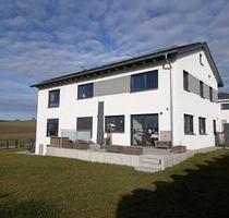 Wir vermieten eine 4,5 Zimmer EG-Wohnung (88483 Burgrieden-Rot)