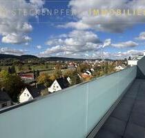 Wohnen mit Weitblick – 2-Zimmer-DG-Wohnung mit XXL-Sonnenterrasse ! - Alfeld (Leine)