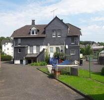 Zentrale Doppelhaushälfte in Eitorf – 120 m², 3 SZ, Garage option