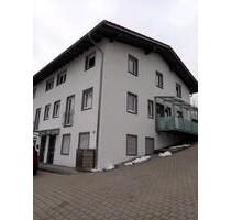 Doppelhaushälfte - 1.200,00 EUR Kaltmiete, ca.  136,00 m² in Neukirchen (PLZ: 94362)