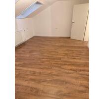 Vermiete eine Dachgeschosswohnung - Altdorf