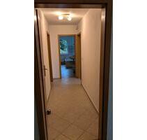 Dringend 3-Raum-Wohnung mit Küche, Doppelgarage zu vermieten - Klingenberg