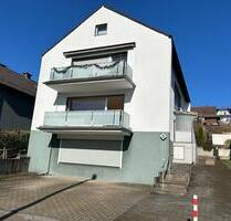 Sanierte Wohnung 82m² +Balkon, neuem Bad mit Dusche und Parkplatz - Solingen