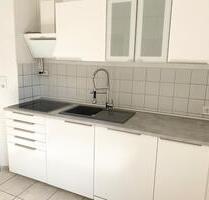 Renovierte Hochparterre Wohnung mit Einbauküche und Garagenstellplatz - Beckedorf