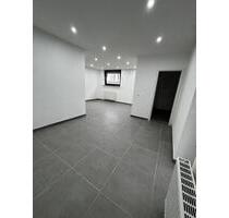 3 Zimmerwohnung im Erdgeschoss in Wallstadt mit Gartenanteil - Mannheim Feudenheim