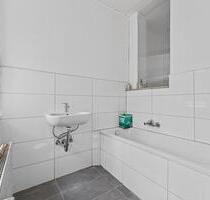5 Zimmer Wohnung mit Balkon, Loggia und Garten - Kassel Südstadt