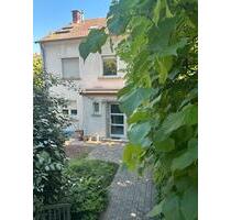101 m² Wohnkomfort mit Charme - 750,00 EUR Kaltmiete, ca.  88,00 m² in Ludwigshafen am Rhein (PLZ: 67063) Ludwigshafen-Hemshof