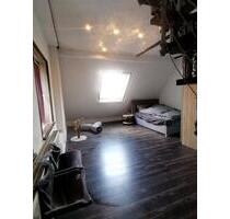 Helle Maisonette-Wohnung – 90 m² mit Dusche Und Eckbadewanne - Lippstadt