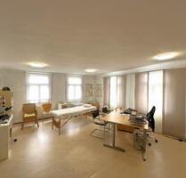 Heller Praxisraum in renommierter Praxis für Naturheilkunde in Toplage von Kirchheim zu vermieten - Kirchheim unter Teck