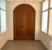 Attraktive, vielseitig nutzbare Gewerbeeinheit auf der Dresdener Straße in Bischofswerda zu vermieten!