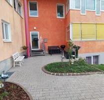 Helle 3,5- Zimmer Wohnung + Wohnküche + integrierter Wintergarten - Königsbrunn