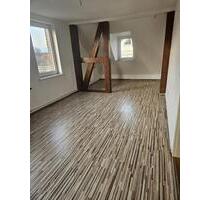 37574 Einbeck: Modernes Wohnen in zwei Zimmern im Dachgeschoss