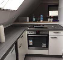 Moderne Dachgeschosswohnung 2 Zimmer mit moderner Einbauküche - Osnabrück Fledder