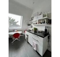 Stilvolle 3-Zimmer-Dachgeschosswohnung mit hohen Decken - Krefeld