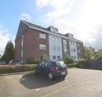 Gemütliche 2-Zimmer-Wohnung mit Loggia, Stellplatz & Einbauküche – ruhig & gut gelegen in Eutin