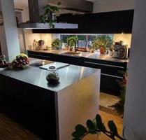 2-Zimmer-Maisonettewohnung mit stilvoller Küche und großem Garten - Hepberg