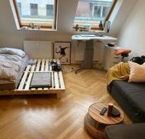 Helles 18 m² Zimmer in 3-Zimmer-Wohnung am Lindenauer Markt - Leipzig Altwest