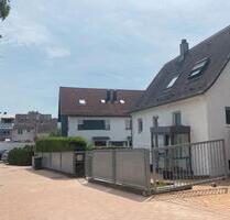 Niefern Freistehendes Einfamilienhaus mit Garten in zentr. Lage - Niefern-Öschelbronn