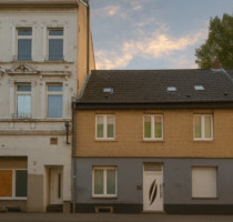 Zwei Häuser mit vielseitigem Grundstück - Krefeld Cracau