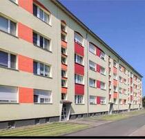 Top-sanierte 3-Zi.-Wohnung mit Balkon & Stellplatz in Zwenkau