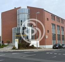 Gewerbefläche in zentraler Lage in Selb Gesamtgewerbefläche ca. 630 m² auf 2 Etagen (1. + 2. OG) - barrierefrei mit Aufzug - mit Tiefgarage - gute Erreichbarkeit