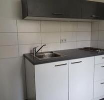 Ab 01.10.2025***Frisch renovierte 1-Zimmer-Wohnung mit Single-Küche, Wannenbad und Aufzug! - Leipzig West